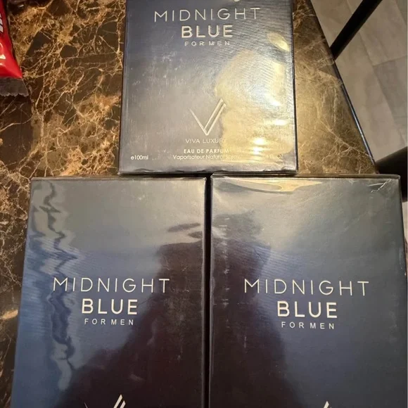 Midnight Blue Eau de Parfum for Men - Picture 1 of 3